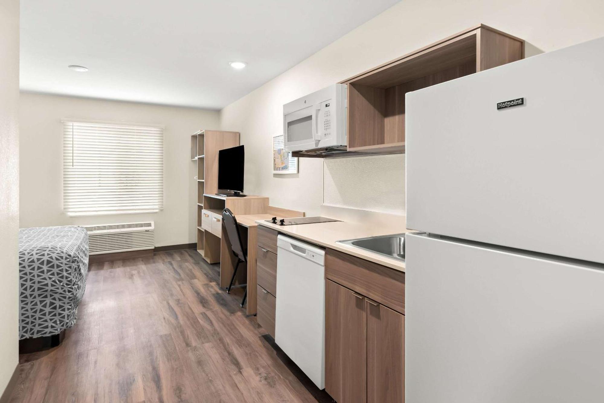 Woodspring Suites Savannah West Chatham Parkway Exterior photo