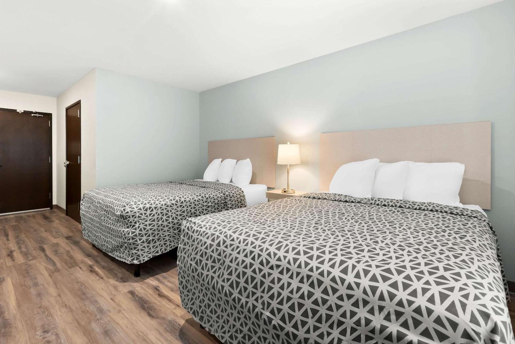Woodspring Suites Savannah West Chatham Parkway Exterior photo